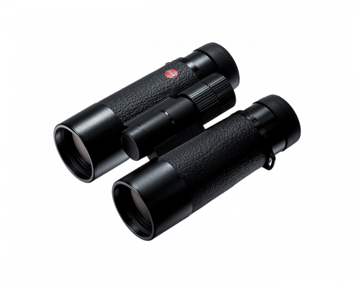 Ultravid 8x42 Blackline