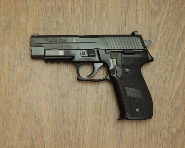 P226 MK25 Navy Seals