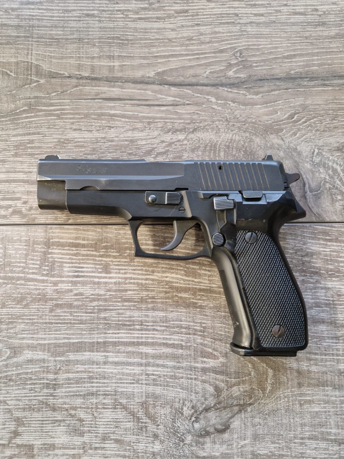 P226