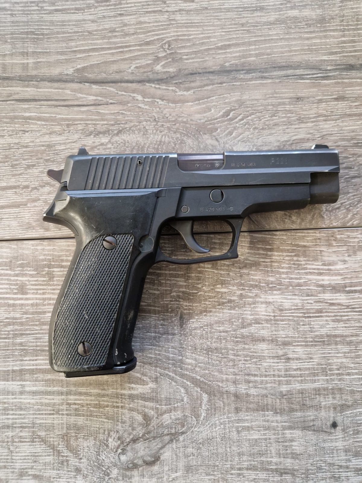 P226