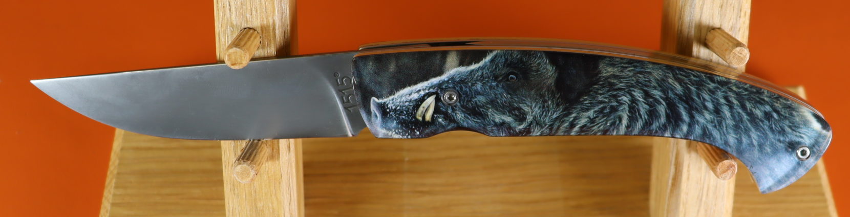 couteau représentation sanglier