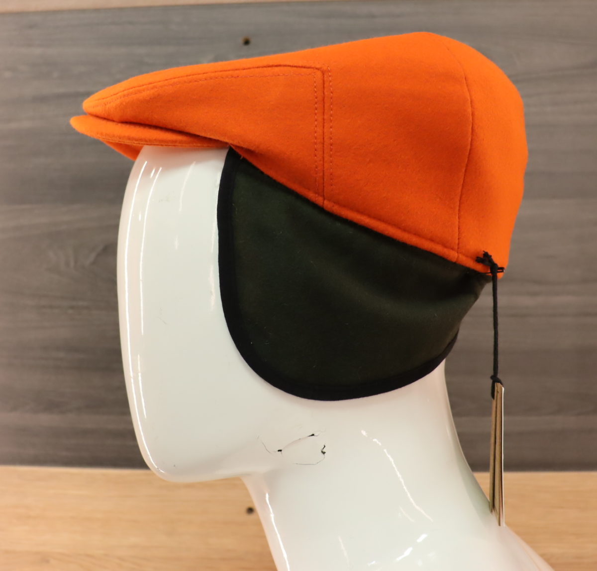 Casquette Orange-Braun avec flip protège oreille