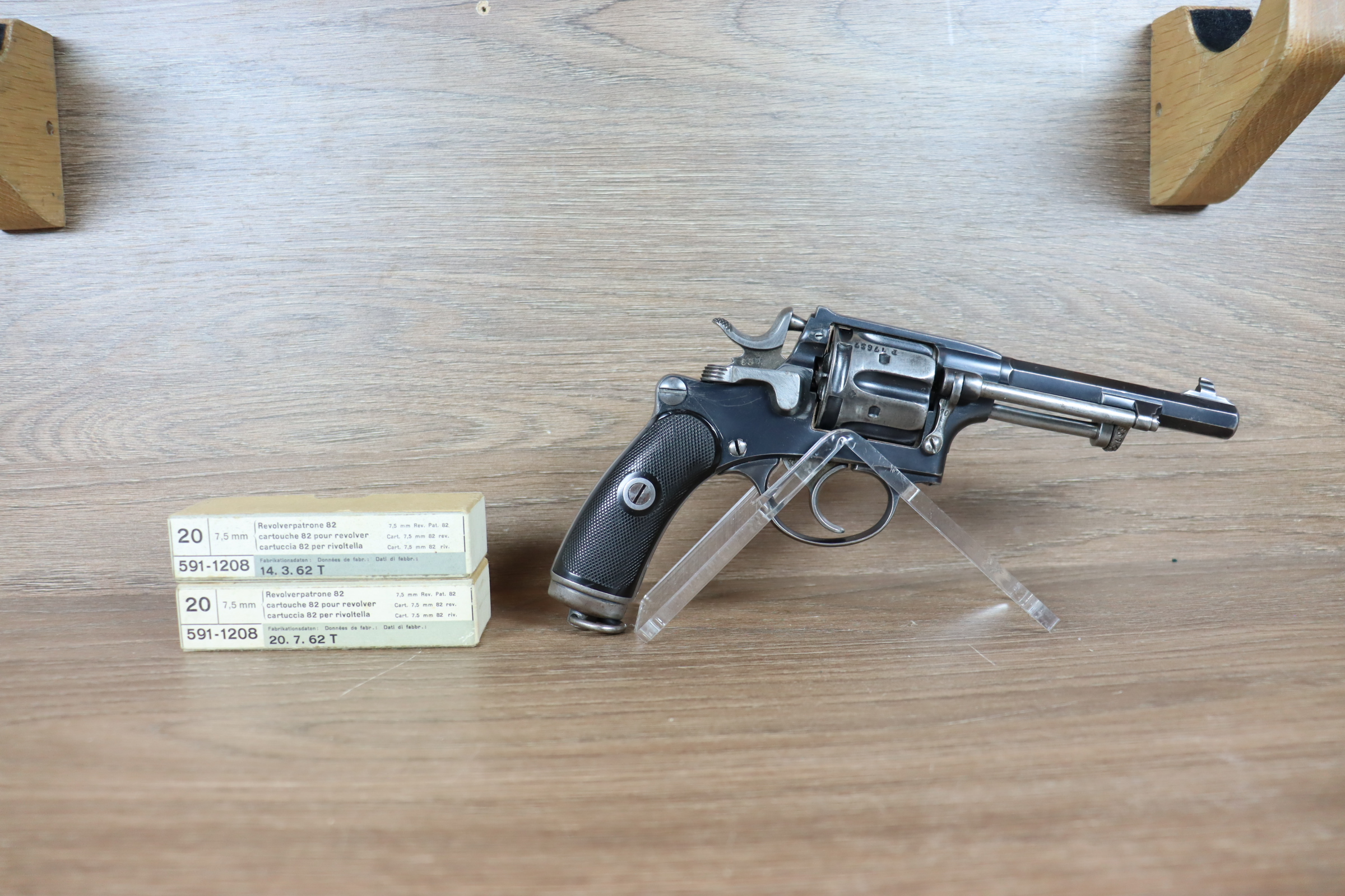 1882 Avec 2 boites de munition scellée de collection
